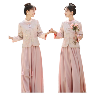 伴娘服粉色新中式2026新款冬季加厚保暖仙气质长袖唐装姐妹团礼服