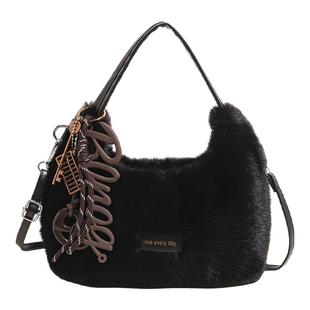 秋冬毛绒绒包包女式2025新款潮手拎包小众超火通勤女包单肩斜挎包