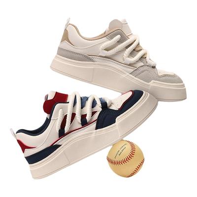 春季厚底板鞋百思图休闲街头