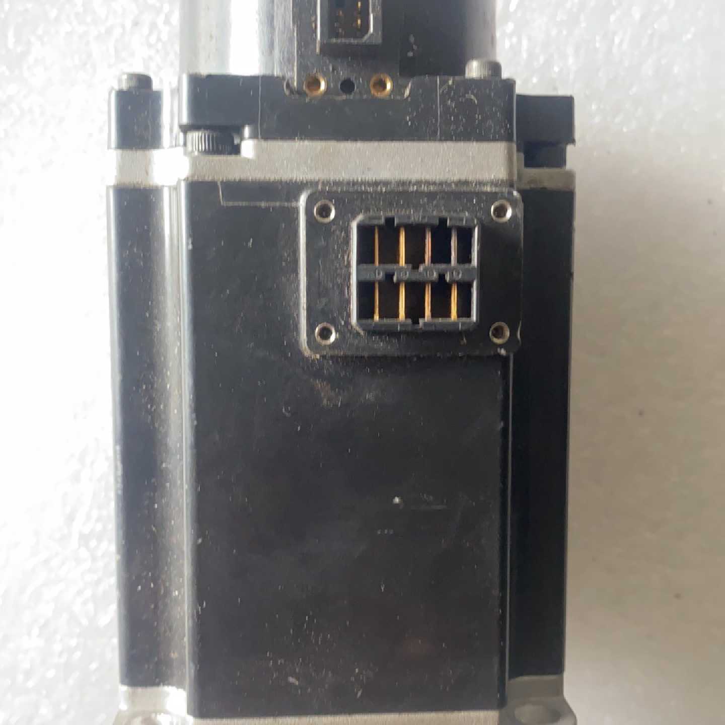 欧姆龙400w电动机，R88M-1M40030H-S2