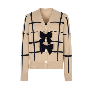 郁香菲V领针织衫女气质通勤秋季时尚线条设计感单排扣开衫上衣