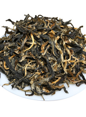 茶农传承手艺茶味浓香顺滑甘甜