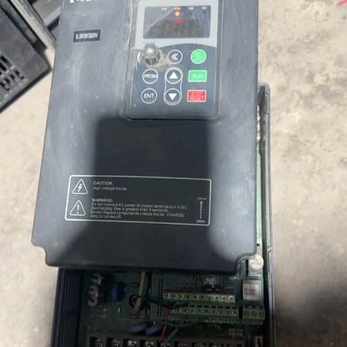 议价变频器8000B5.5KW7.5维修
