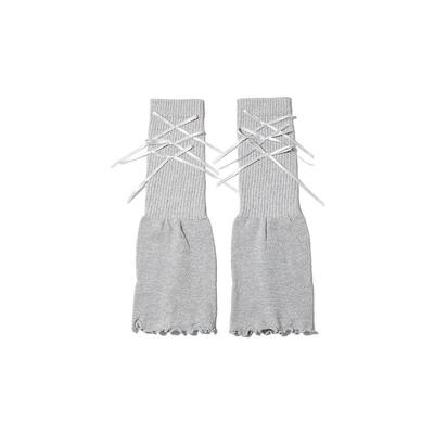 杨同学穿搭白色蝴蝶结花边袜套