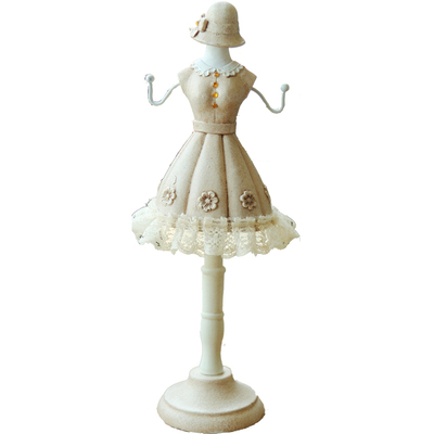 田园公主可旋转耳环项链珠宝摆件