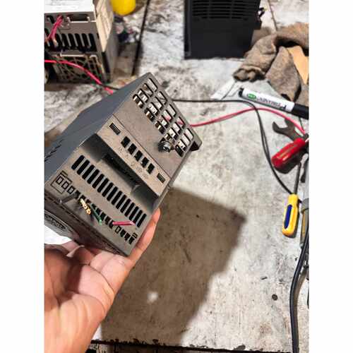 议价海利普变频器2.2kw海利普HLPC10002D243P2维修