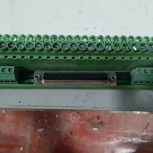 溢价-SJ90B-KPM0C2R接线端子板，件，带DB37母头