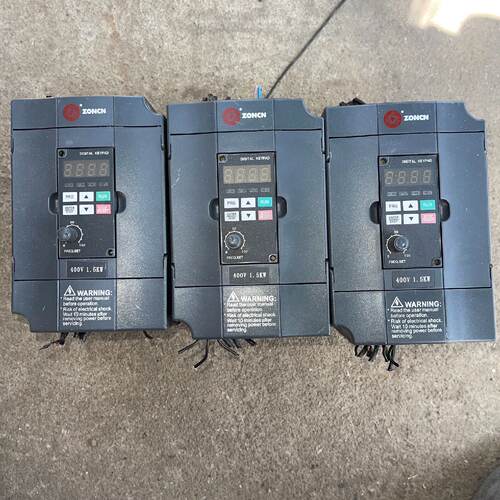 询包邮 众辰变频器 H2400A01D5K-DK 1.5KW