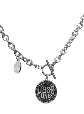 朋克风暗黑圆牌字母挂坠短项链潮