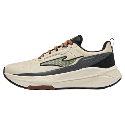 男子运动跑步鞋鸿星尔克