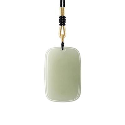 周大生和田玉吊坠平安无事牌项链