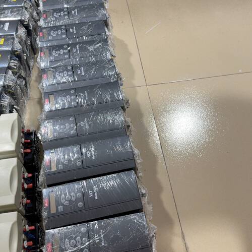 议价拆机丹佛斯变频器3KW380V132F0024维修