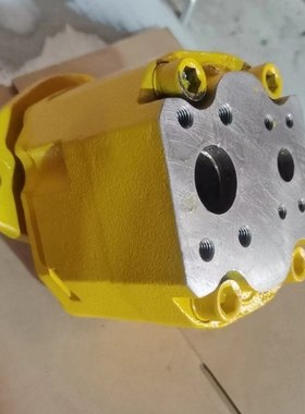 推土机D65液压泵变速泵工作泵07441-67503行走泵全车配件