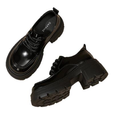 达芙妮2025新款复古英伦小皮鞋