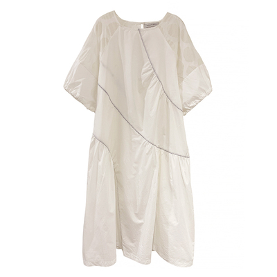 复古时髦设计款白色连衣裙