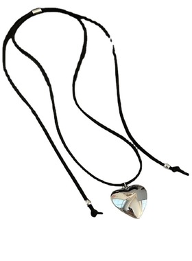 欧美时尚皮绳大爱心形吊坠项链