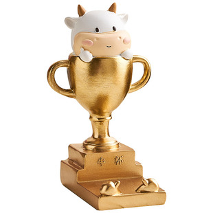 牛杯摆件手机支架创意可爱办公桌面工位2025新款奖杯定制定做礼物