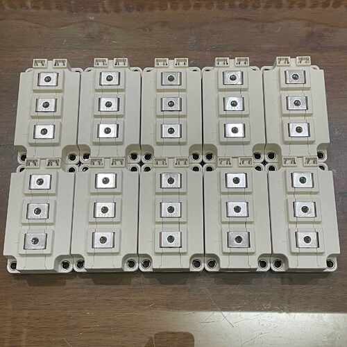 溢价-英飞凌 FF300R12KS4 FF200R12KS4 FF