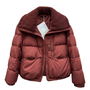 妈妈装短款羊羔毛翻领羽绒服女冬季新款保暖红色中老年小个子外套