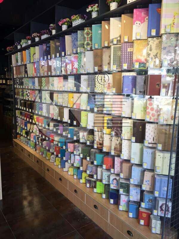 精品文具店商品陈列展示架 文具货架书本展示架亚克力书架墙