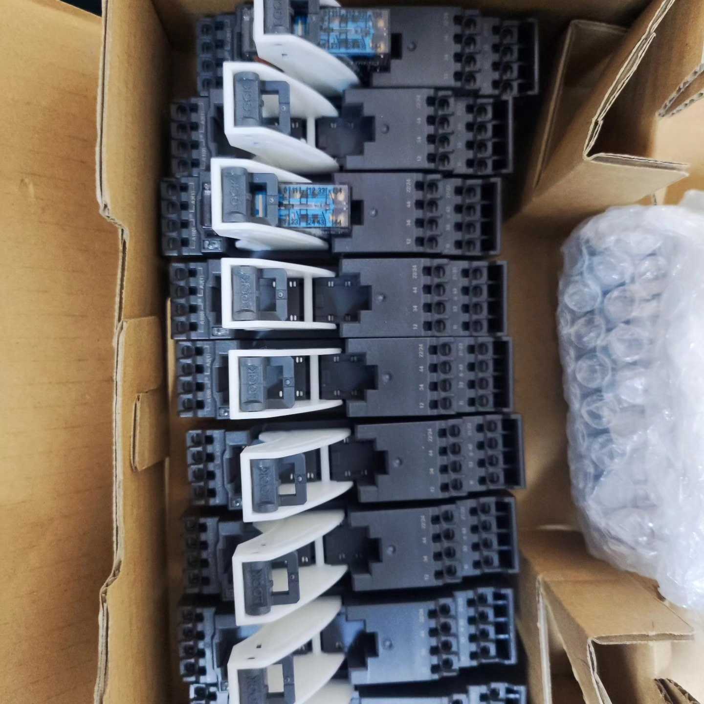 议价欧姆龙OMRON继电器底座 P7SA-10F-ND-PU,D