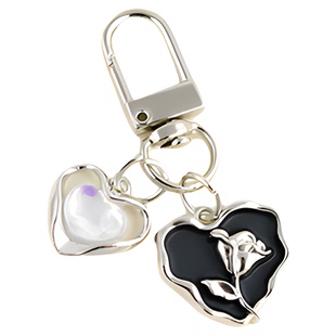 原创极简ins风银色爱心玫瑰钥匙扣挂件包挂饰u盘耳机配饰简约挂链
