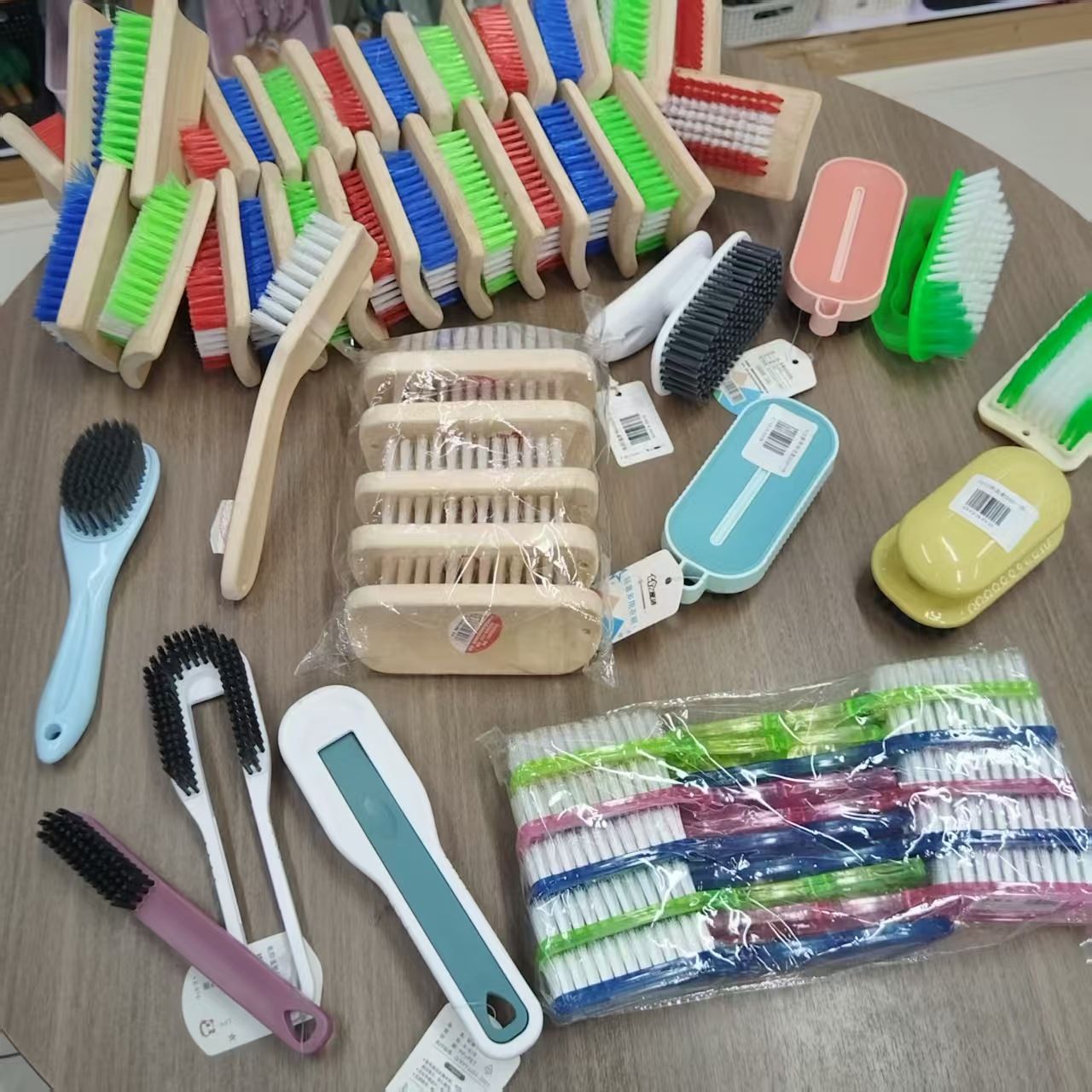 义乌聚奇飞2元店日用百货套餐416个款式6482件商品均价1.02元批发