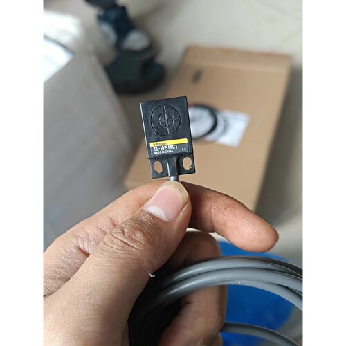 欧姆龙TLW5MC1接近开关原装正品