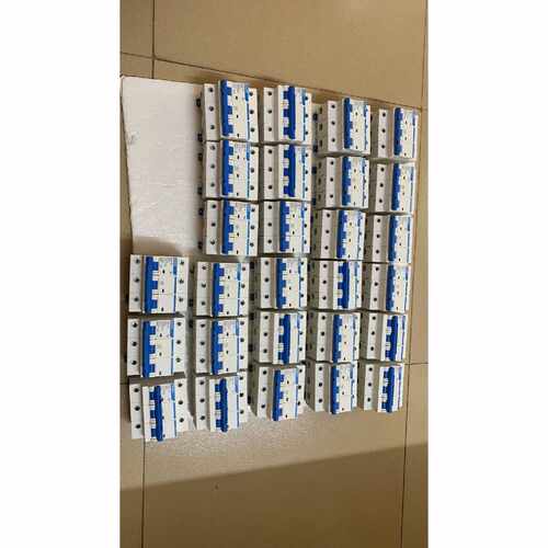 议价正泰塑壳断路器 NXB-125 3P 100A 有6个后面少可维修