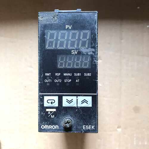 温控器 E5EK-AA2-500  成色一般拍前询价下单