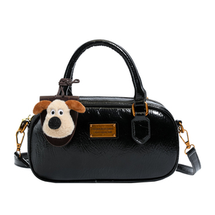 小众设计精致手提包包女2026新款超火单肩包高级感百搭通勤斜挎包