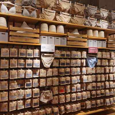 翔升供应无印款靠墙货架架展示架圆形流水台金属展架木制展台 加