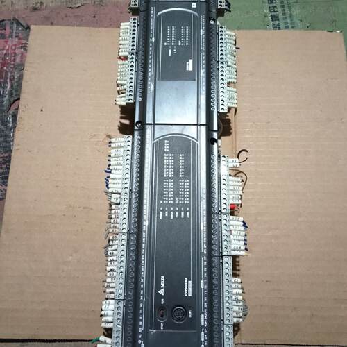溢价-台达PLC60ES200T刚成色如图，主机底座有