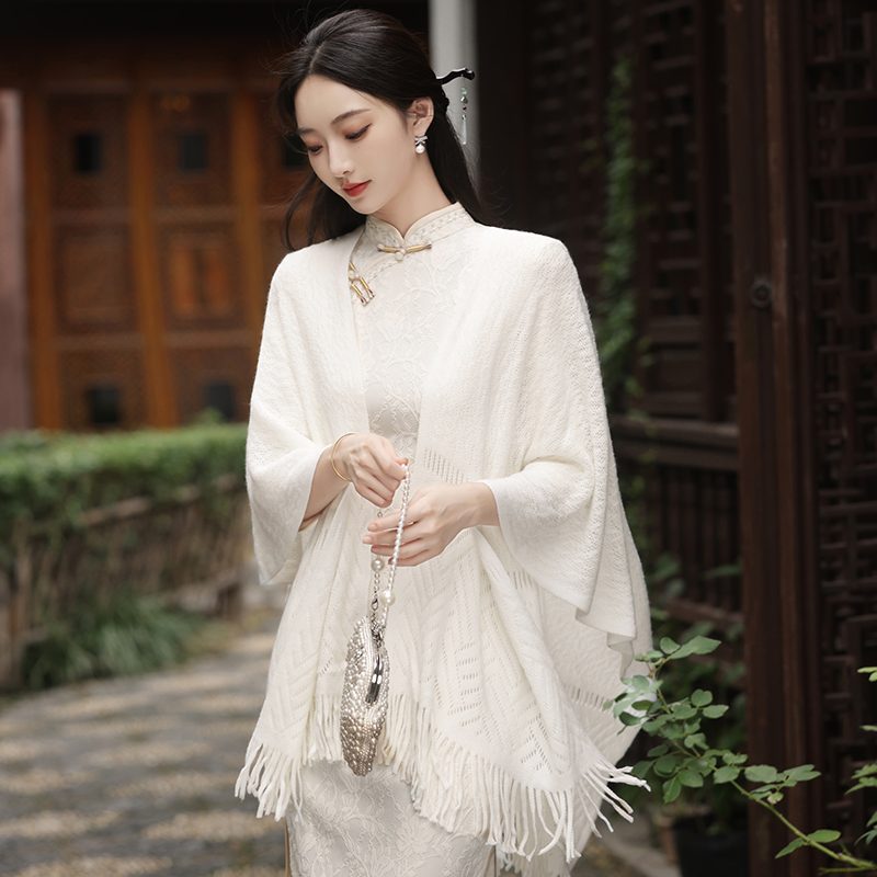中国风白色旗袍披肩外搭2024年秋冬新款小众简约气质优雅斗篷开衫