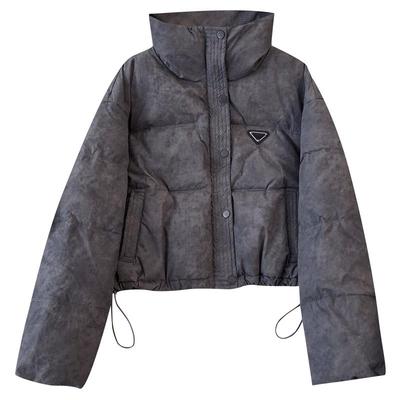 今年流行立领高腰短款面包羽绒服