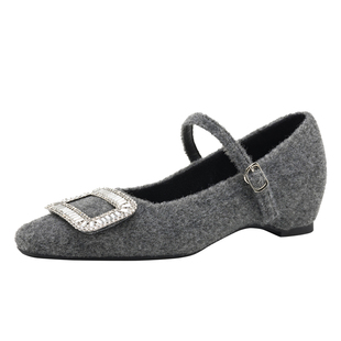 达芙妮绒面内增高单鞋女2026新款春季水钻毛呢玛丽珍鞋软底妈妈鞋