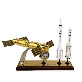 1:80 天舟一号天宫二号交会对接长征2F长征7火箭合金仿真航天模型