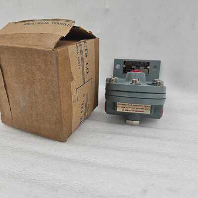 MOORE 66 BR2 PNEUMATIC RELAY B/M: 4297-121/9NI [FAST SHIPPIN