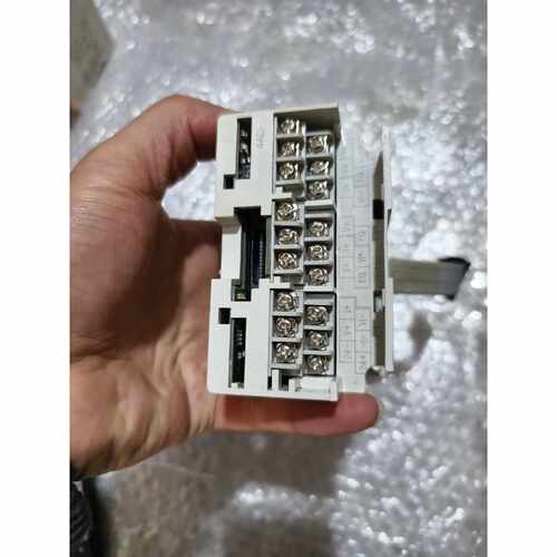 询价-FX2N4AD成色如图