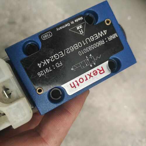 REXROTH力士乐电磁换向阀，型号4WE6U1 OB62/