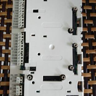 议价ABB 变频器RDCU-02C IXXR7000