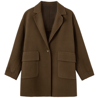 布景简约中长款毛呢外套