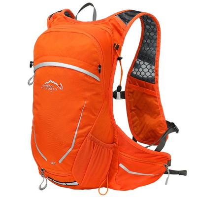 户外双肩包男女轻便骑行带头盔网