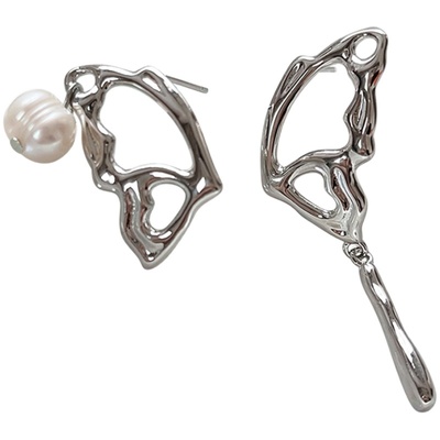 不对称镂空蝴蝶天然珍珠甜酷耳钉