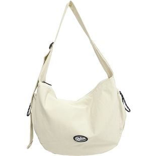 2025年时尚尼龙斜挎包女大容量包包休闲运动饺子包男包宽带单肩包