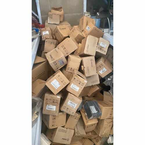 全新DORNA东菱0.4KW220V变频器DLB10D4，议价商品