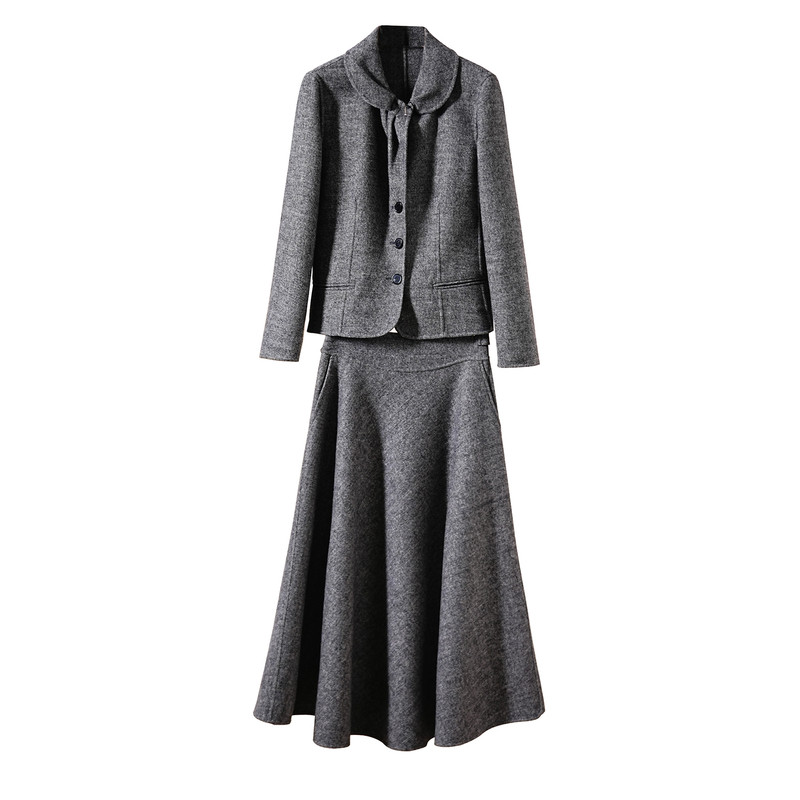 YongLeap柜品早春新品中古洋装！精纺羊毛西装正肩外套+高腰伞裙