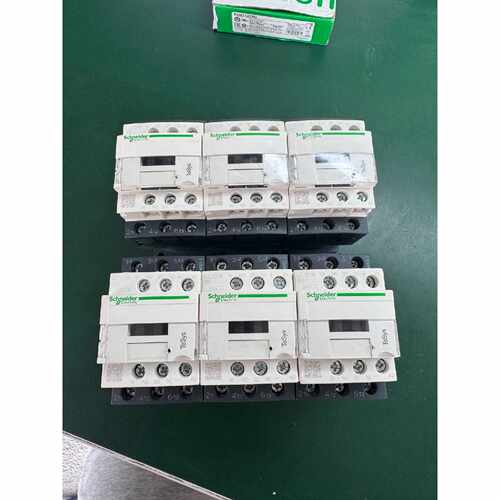 议价LC1D18BDC交流接触器，DC 24V
