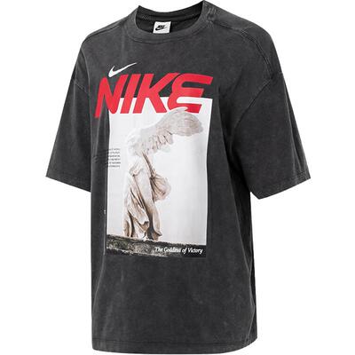 滔搏NIKE耐克女子夏季新款休闲图案印花宽松运动T恤HF6292-060