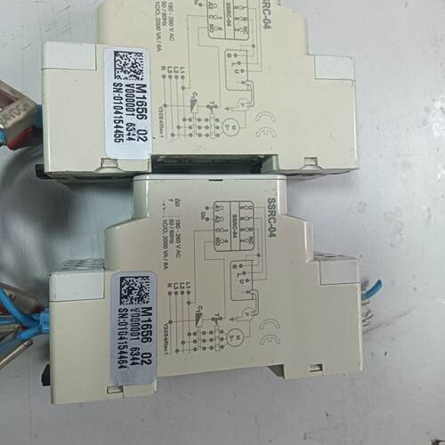 SSRC-04液位控制继电器，二个，拆机品，外观有使用痕迹，